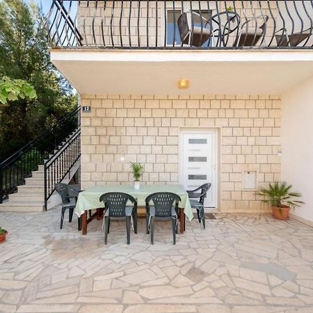 Ferienwohnung In Arbanija Mit Meerblick, Balkon, Klimaanlage, W-Lan 5137-1 Trogir Exterior foto